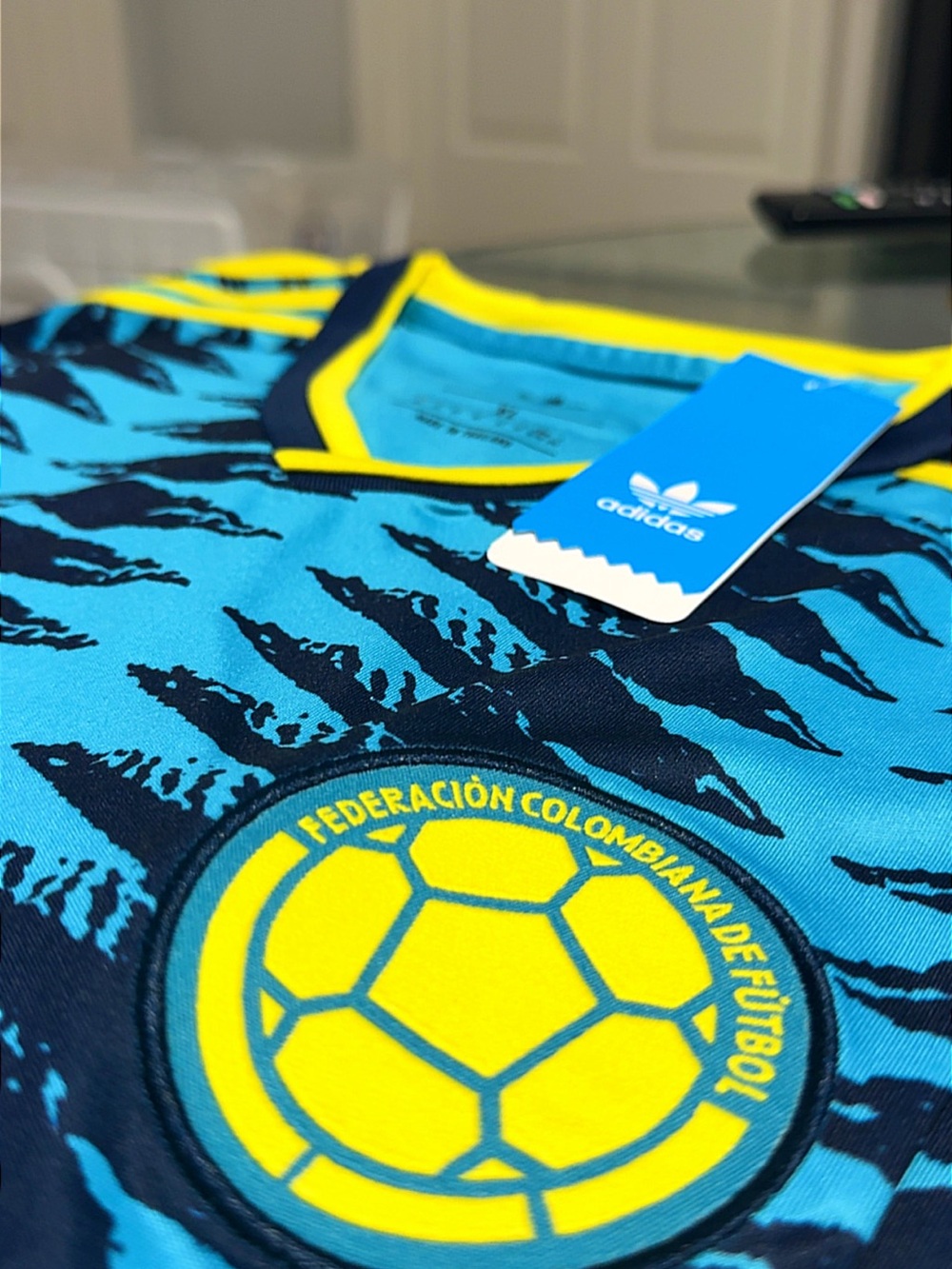 COLOMBIA SOCCER JERSEY BLUE 2026 - Picture 9 of 10